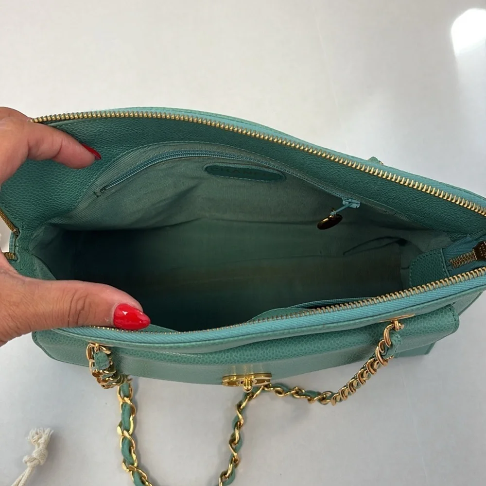 Chanel Vintage Emerald Green Gold Chain Shoulder Bag with CC Logo